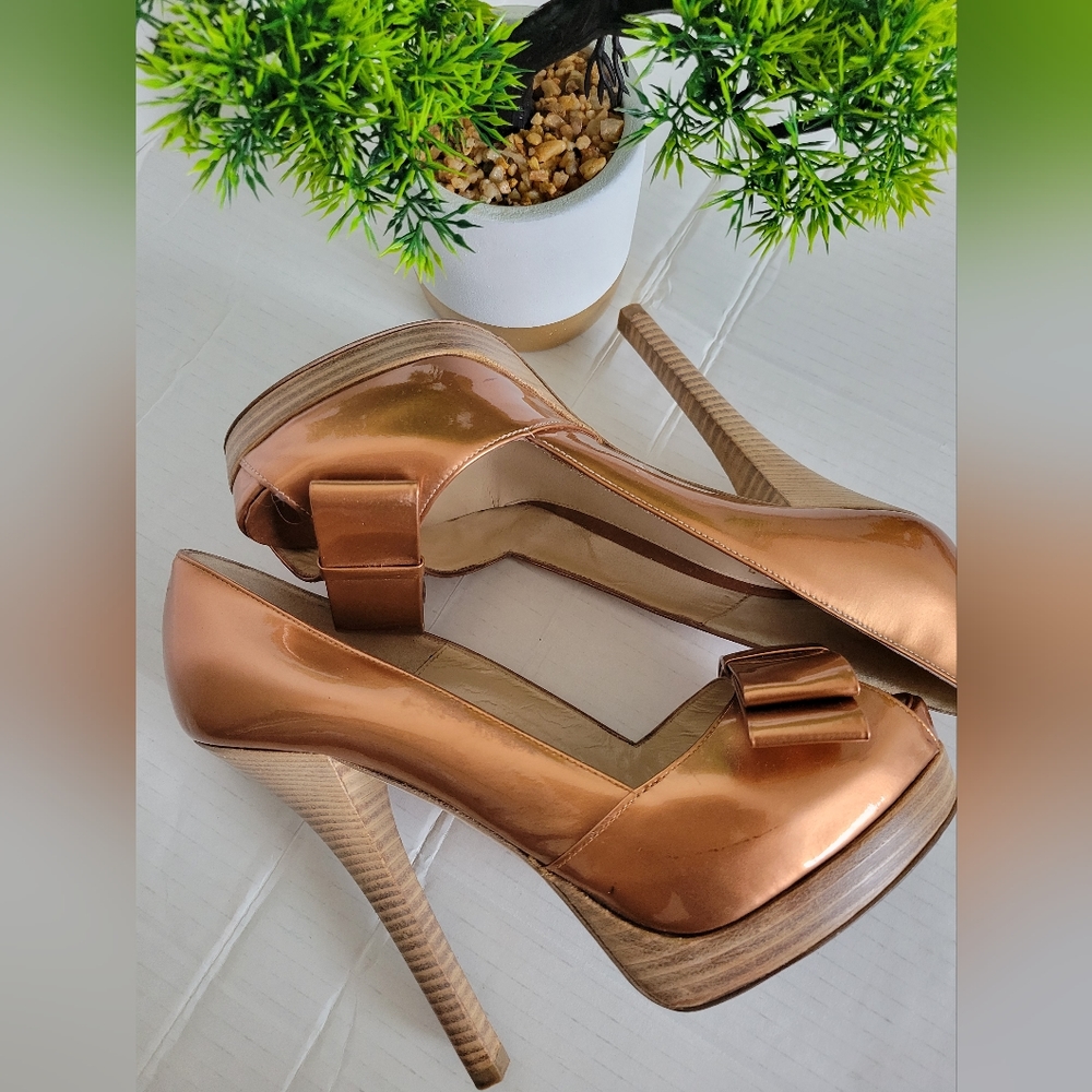 💯 % Authentic FENDI high heels 👠 👠  Beautiful shoes  limited edition ♥️